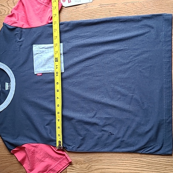 LEVIS BOYS BLUE AND RED SHORT SLEEVE T-SHIRT SIZE LARGE - Picture 6 of 10